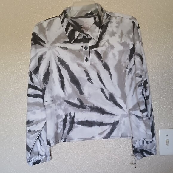 Secret Treasures Tops - Secret Treasures Women's M Sleep Henley Top